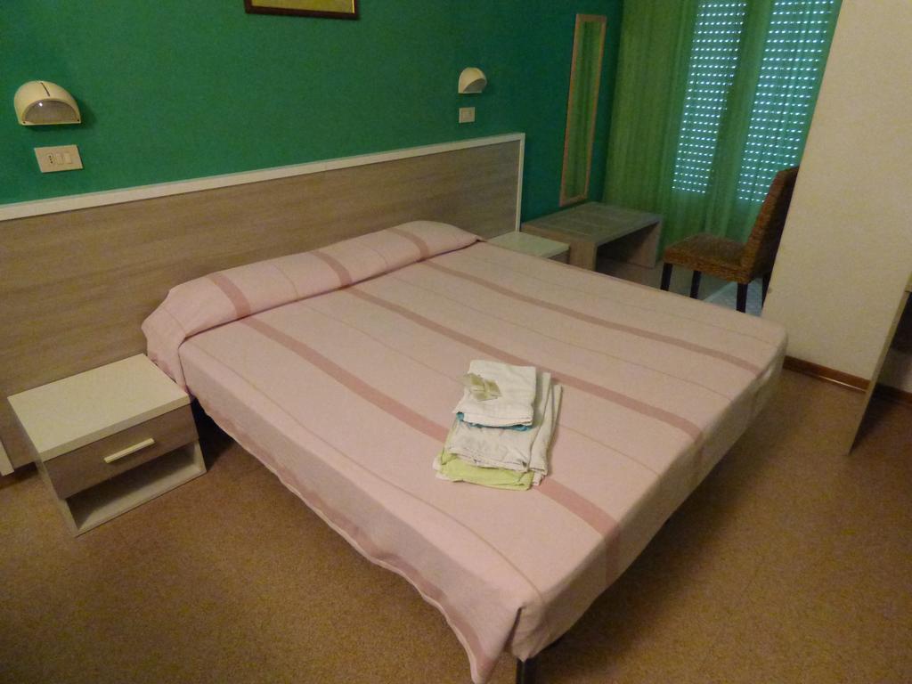 Consul Hotel Rimini Bagian luar foto