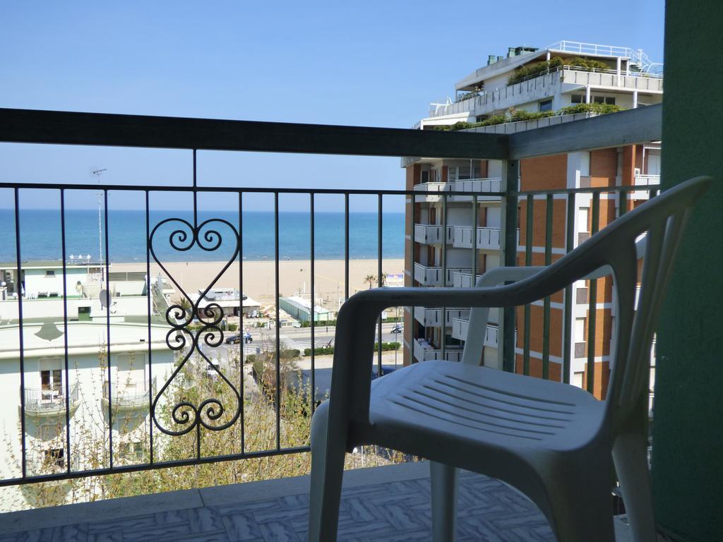 Consul Hotel Rimini Bagian luar foto