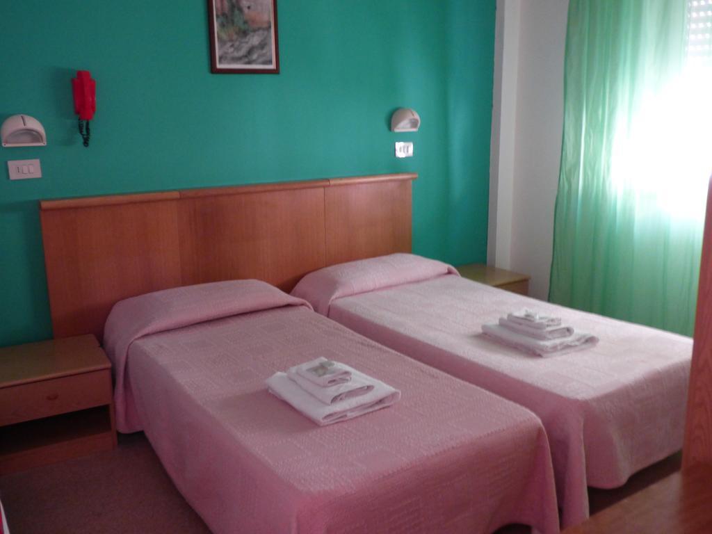 Consul Hotel Rimini Bagian luar foto