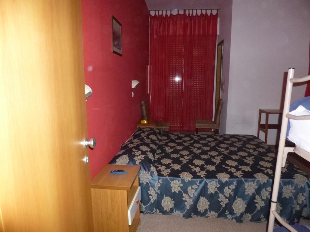 Consul Hotel Rimini Bagian luar foto