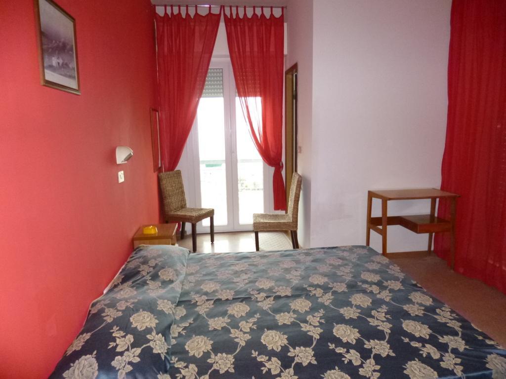 Consul Hotel Rimini Bagian luar foto