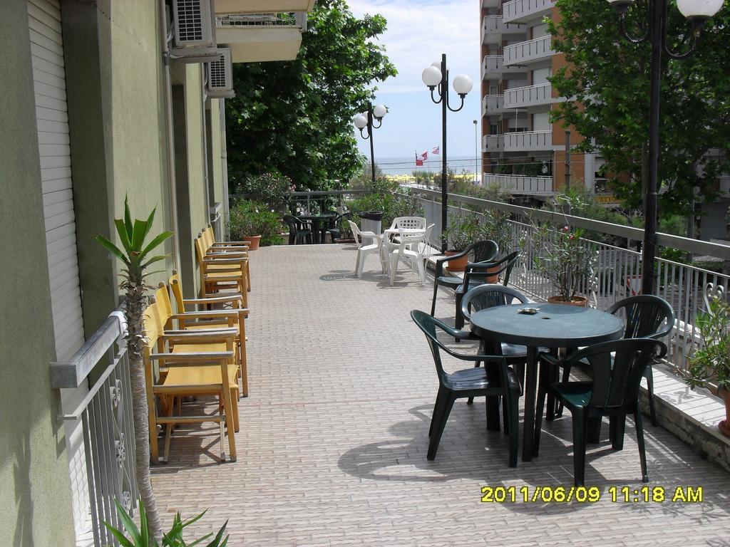 Consul Hotel Rimini Bagian luar foto