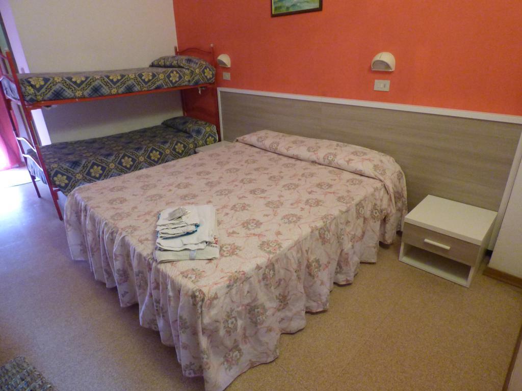Consul Hotel Rimini Bagian luar foto