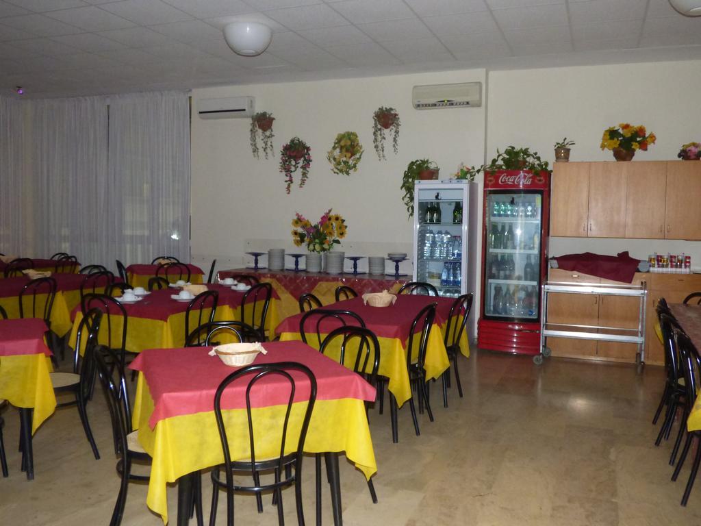 Consul Hotel Rimini Bagian luar foto