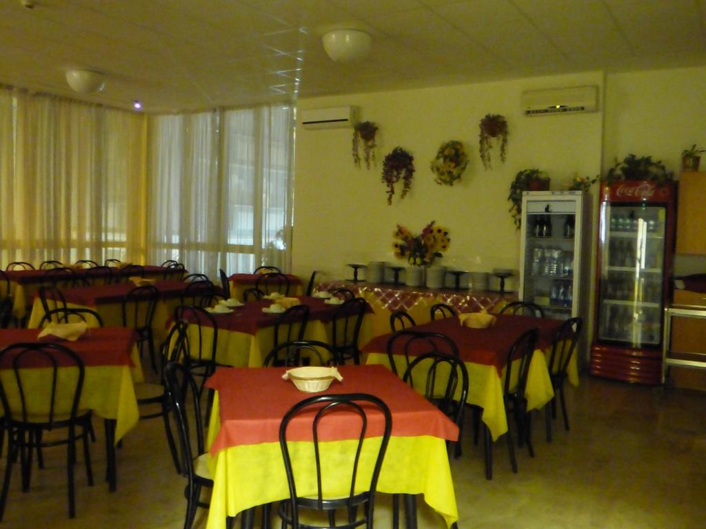 Consul Hotel Rimini Bagian luar foto